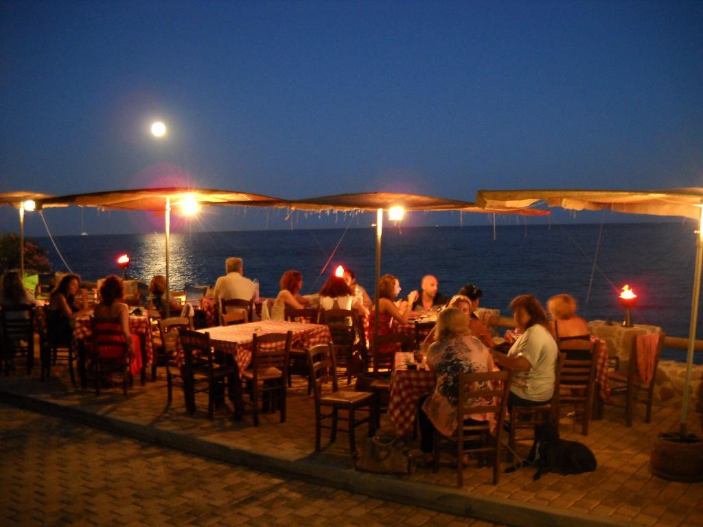 Argo Hotel Aegina Exterior foto