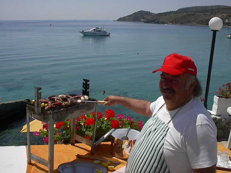 Argo Hotel Aegina Exterior foto
